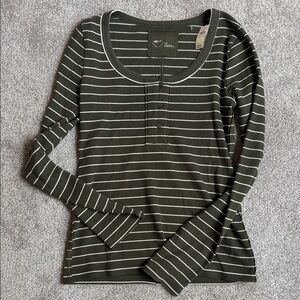NWT Aerie Henley sz M